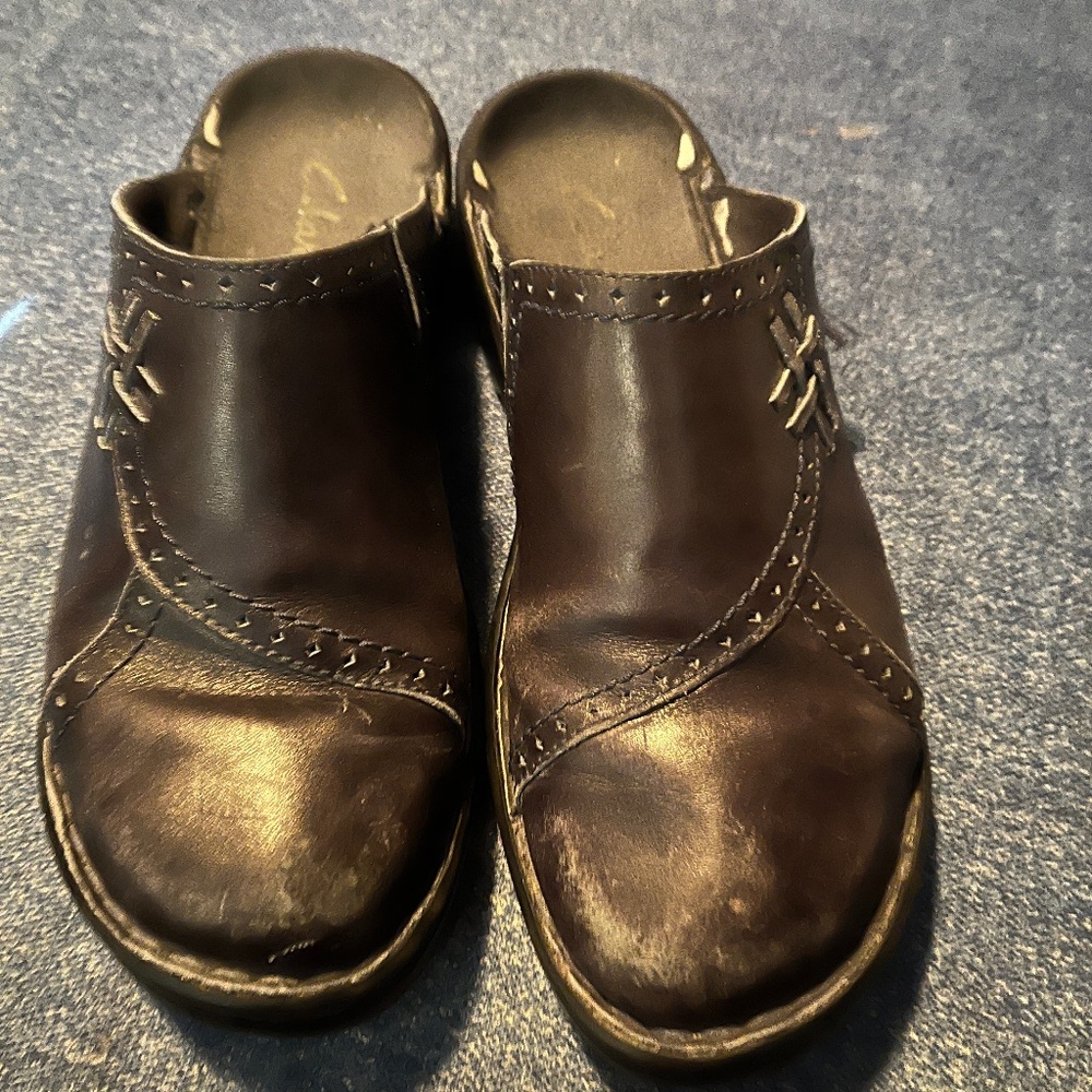 GUC Clarks Navy Blue Shoes Size 6
